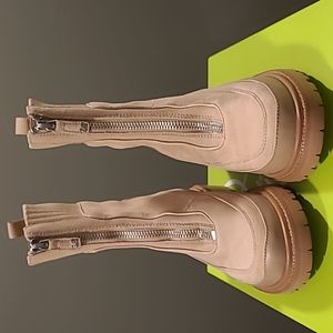 NWOT SAM EDELMAN CHELSEA BOOTIES ~ Sz. 9